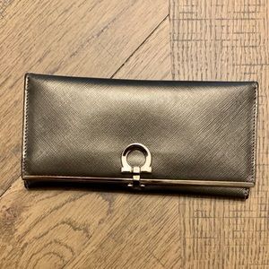 SALVATORE FERRAGAMO Women’s Silver/ Gold Giancini Icona Metallic Leather